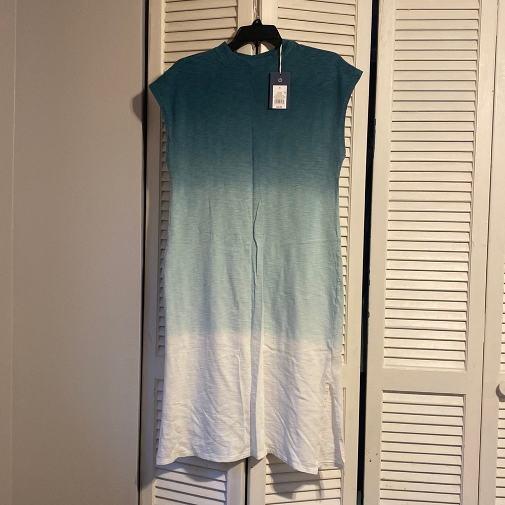 Universal Thread ombré cover up